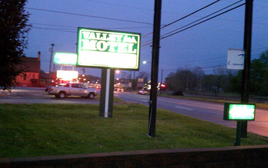 Valley Motel Pittsburgh Harmarville エクステリア 写真